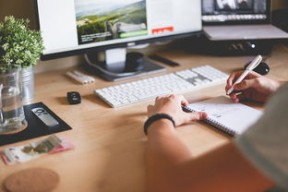 英超青训营采用虚拟现实技术强化战术理解，英超本队青训