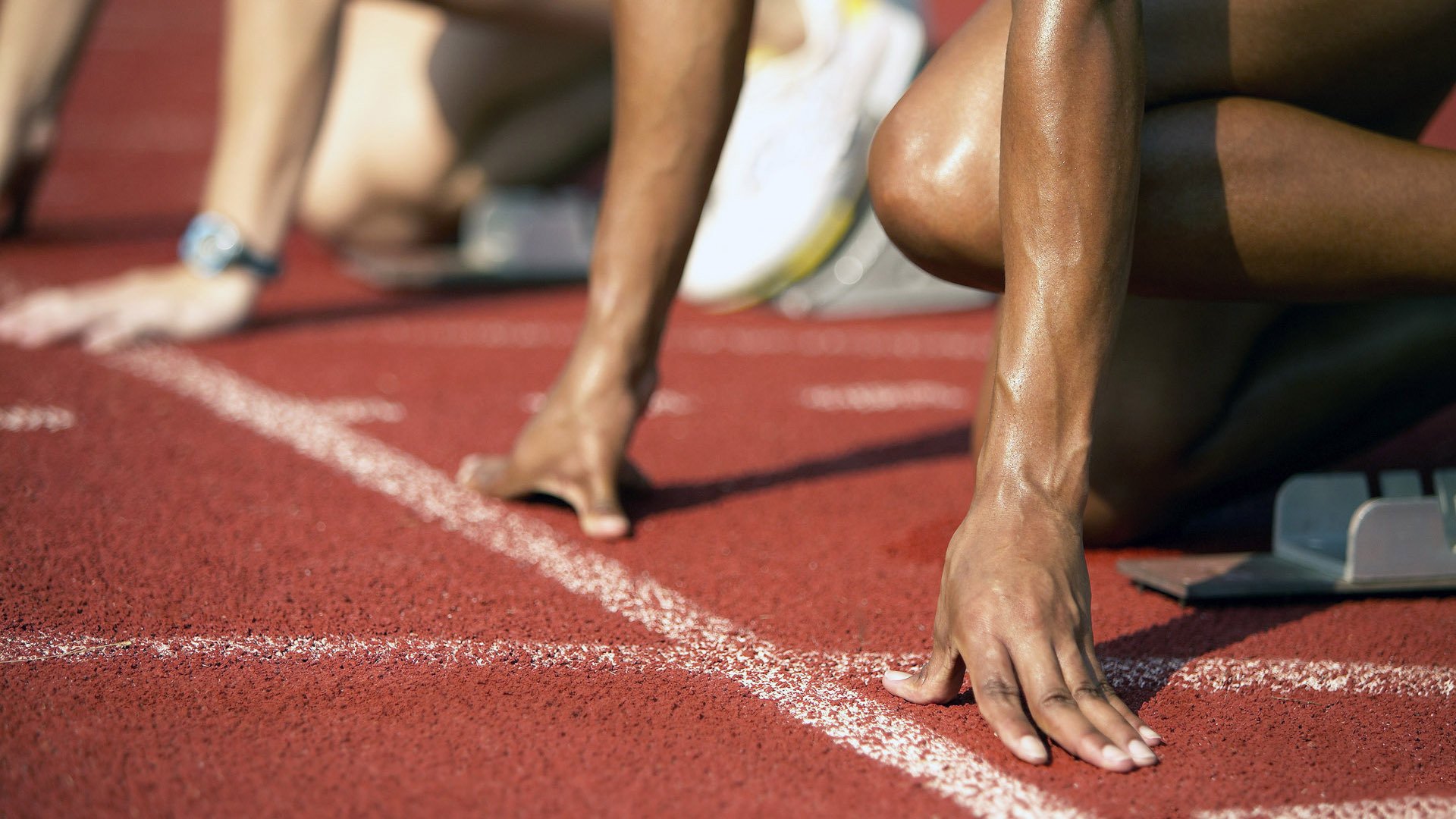 “马科斯·莫奇：阿根廷美洲狮队的防守支柱，未来大有可为”