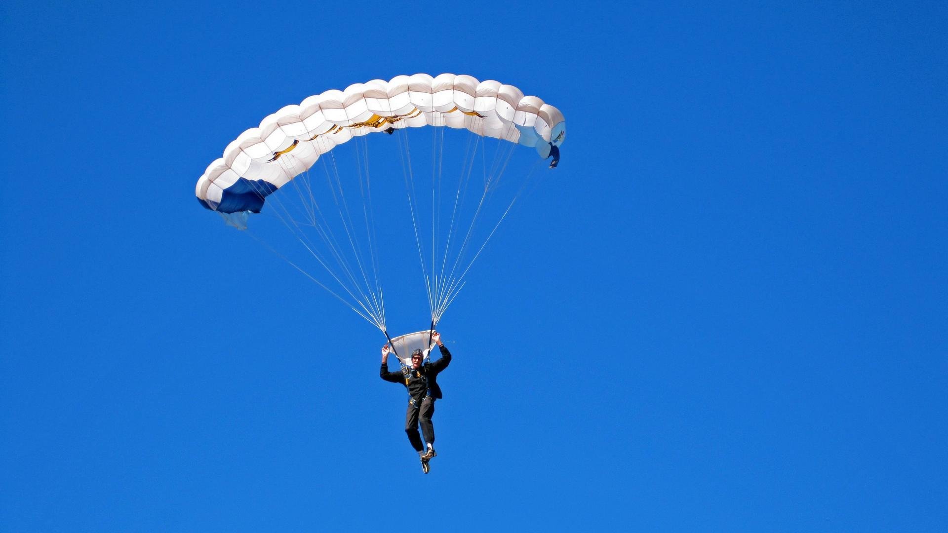 篮球运动员训练营管理模式优化与实践，篮球训练营的管理