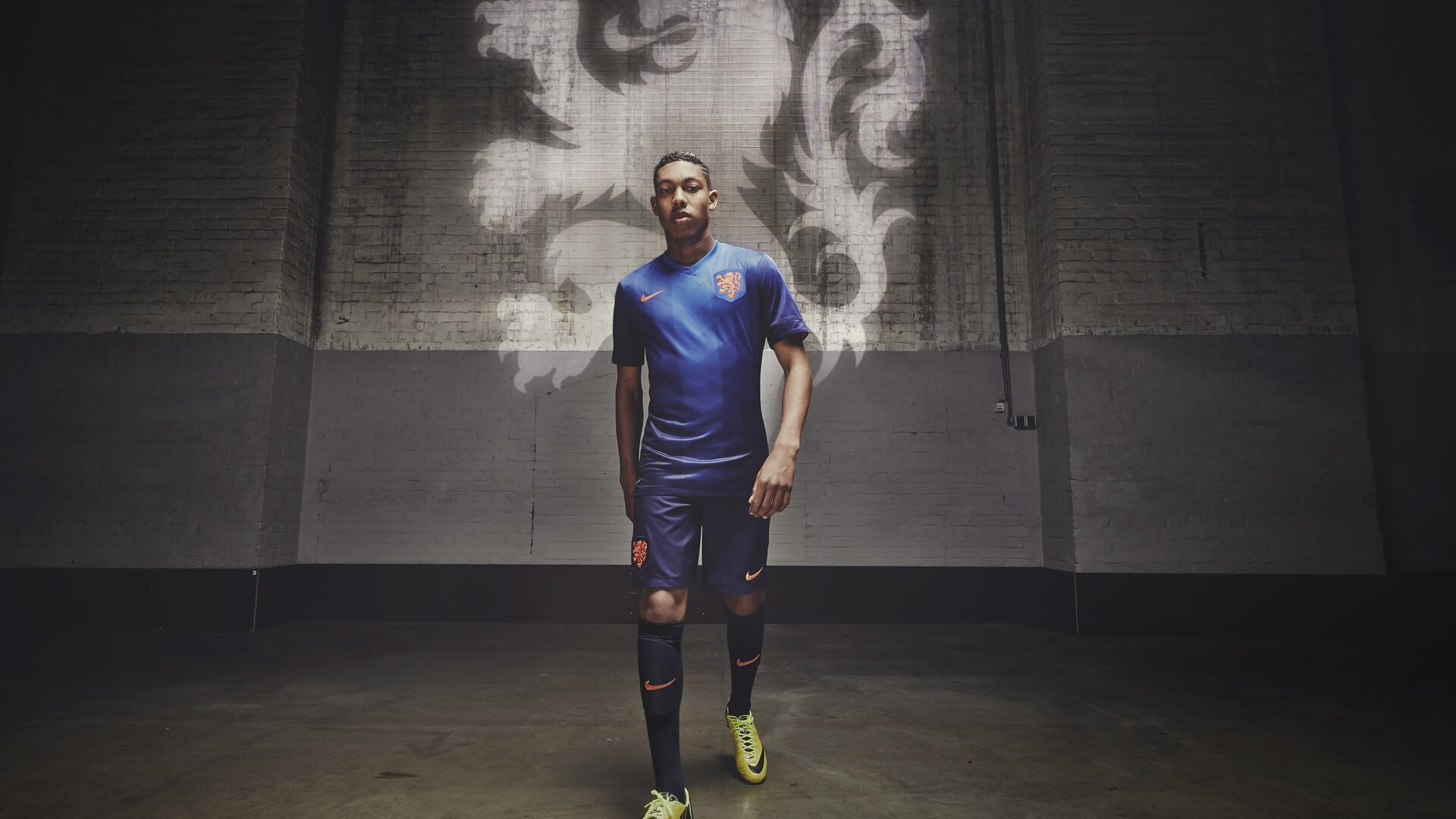 英超青训营采用虚拟现实技术强化战术理解，英超本队青训